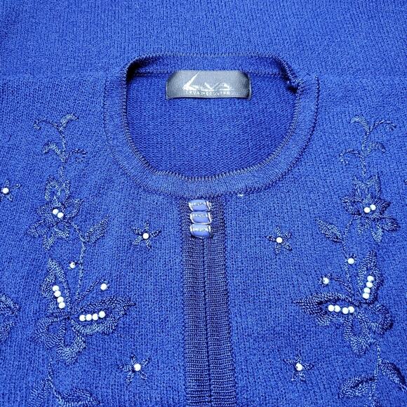 Leva Woollens Embellished & Embroidered Short Sleeve Sweater - Picture 4 of 9